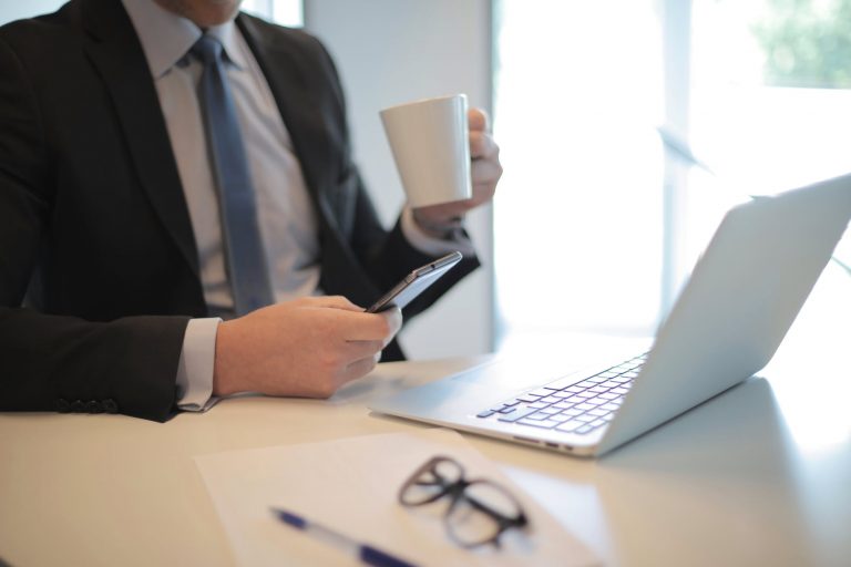 How Canadian Businesses Can Find New B2B Customers